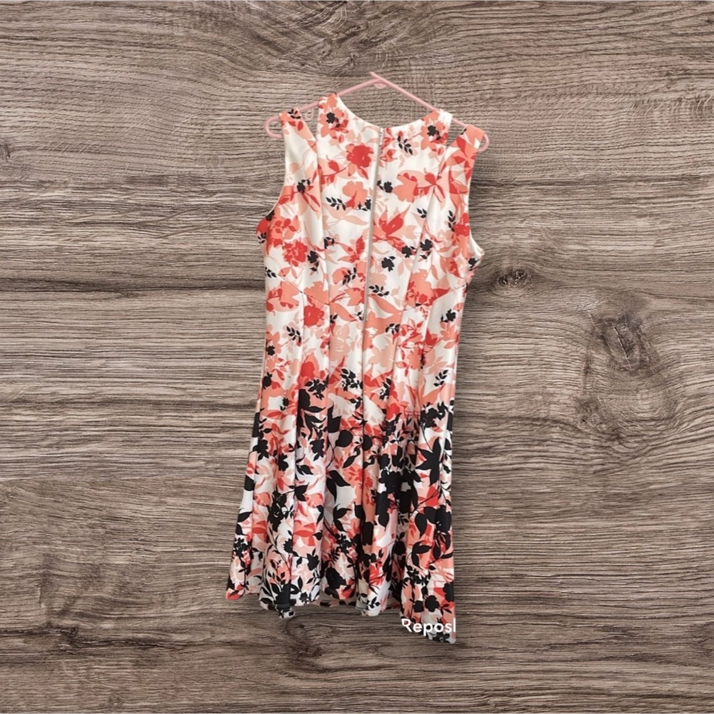 Spring dress - Picture 2 of 4